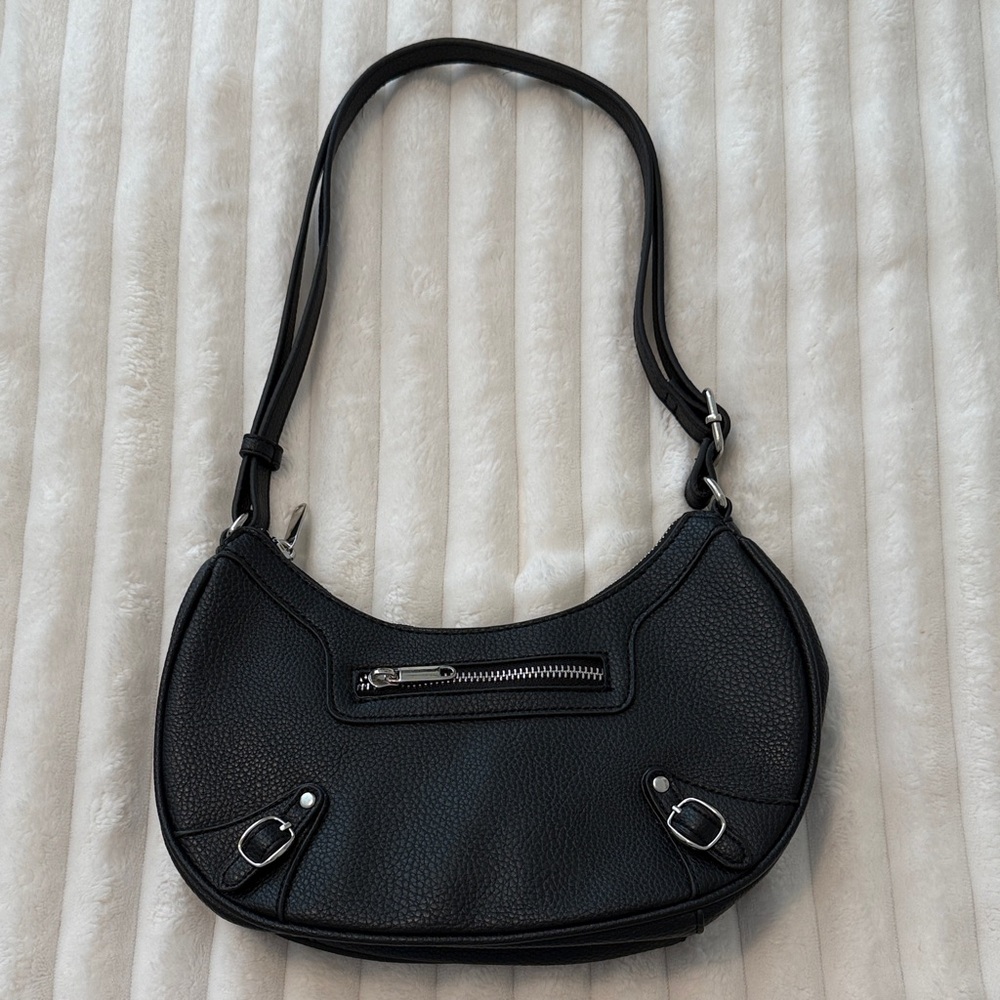 wild fable Black Pebble Crescent Shoulder Bag